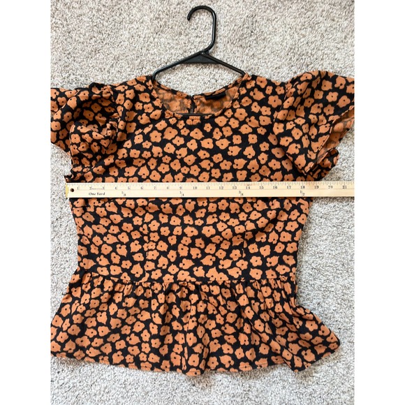 Who What Wear Linen Blend Blouse with Ruffled Sleeve and Peplum bottom. Size M - Picture 6 of 13